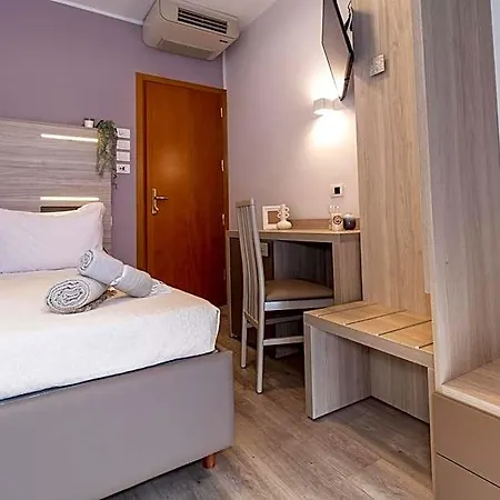 Alfonsina Hotel 2*