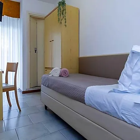 Alfonsina Hotel 2*